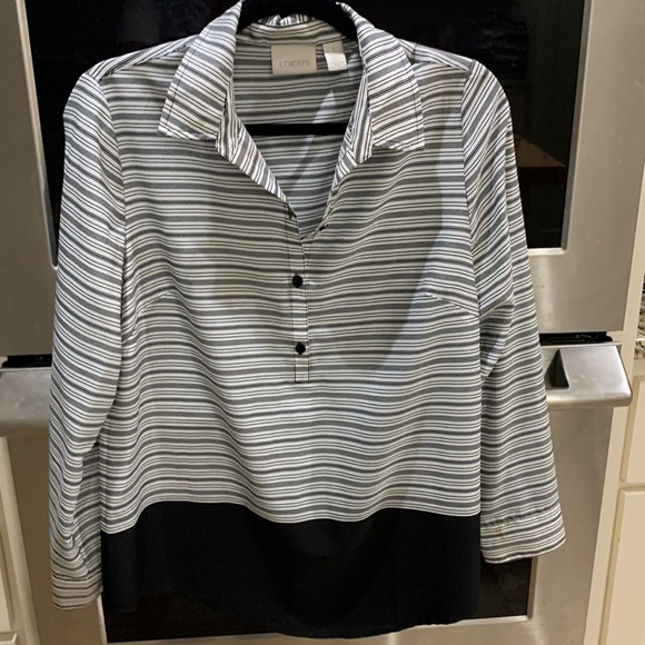 NWOT generous cut Chico’s size 1 polyester black & white top. - Picture 3 of 14